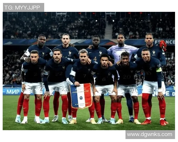 法国18号现役足球明星的传奇故事与赛场风采解析