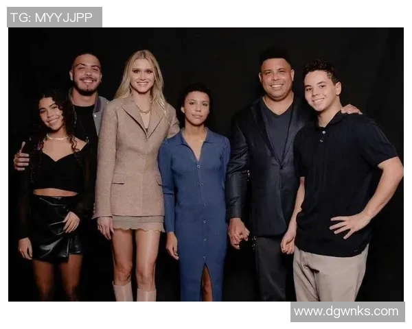 超模女主在绿茵场上逆袭成足球明星的华丽人生